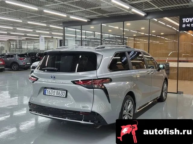 Toyota Sienna Siena 4th Generation 2025 года - вид 2