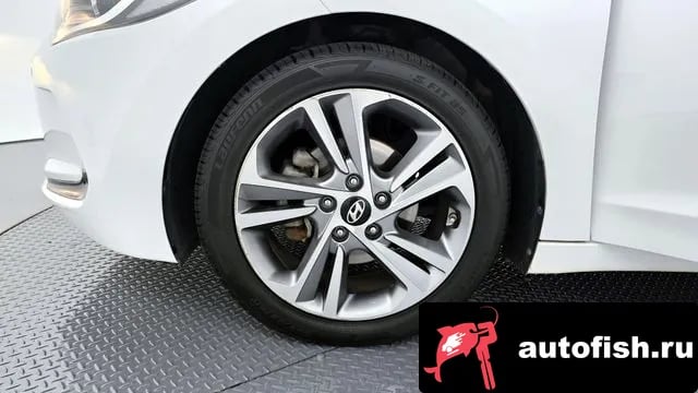 Hyundai AVANTE Avante AD 2018 года - вид 5