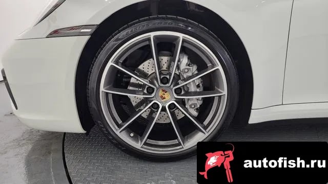 Porsche 911 911 (992) 2020 года - вид 5