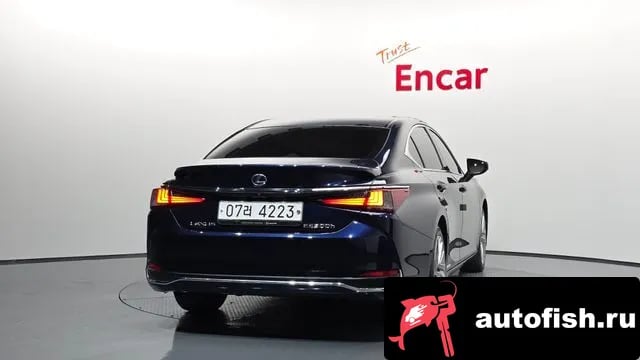 Lexus ES ES300h 7th generation 2019 года - вид 4