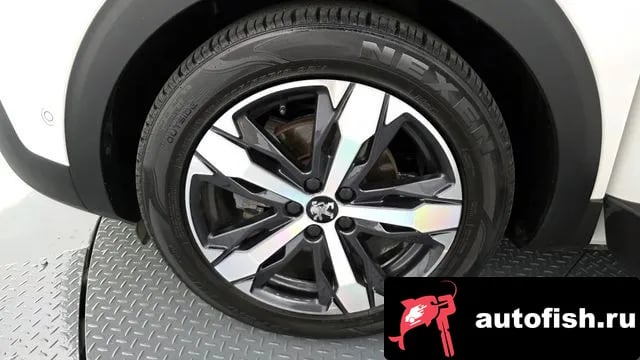 Peugeot 3008 3008 second generation 2018 года - вид 5