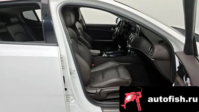 Kia Stinger Stinger 2018 года - похожие автомобили