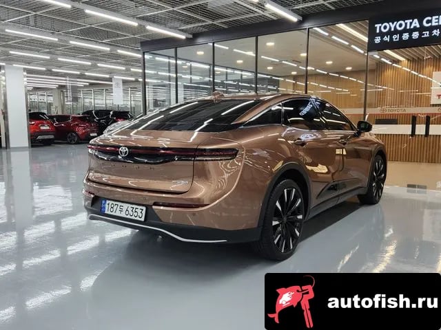 Toyota Crown Crown Crossover 2023 года - вид 2