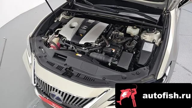 Lexus ES ES300h 7th generation 2018 года - вид 6