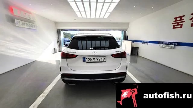 Mercedes-Benz GLA-Class GLA - Class H247 2023 года - вид 5