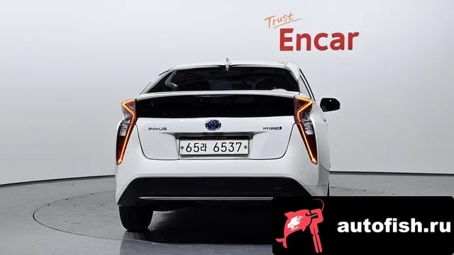 Toyota Prius Prius 4th Generation 2018 года - вид 4
