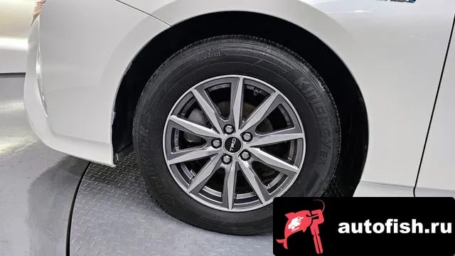 Toyota Prius Prius 4th Generation 2018 года - вид 5