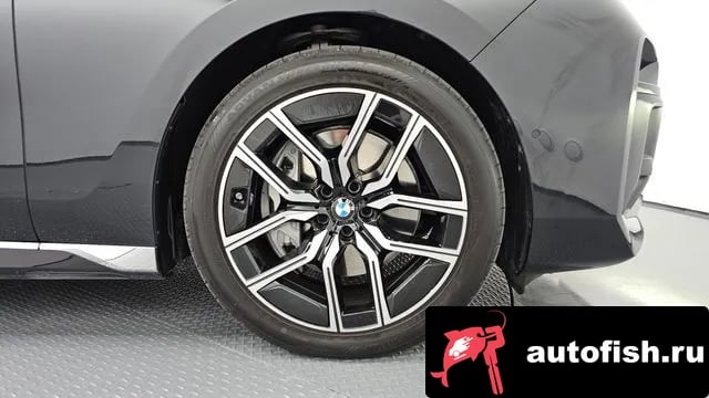 BMW 7-Series 7 Series (G70) 2025 года - вид 5