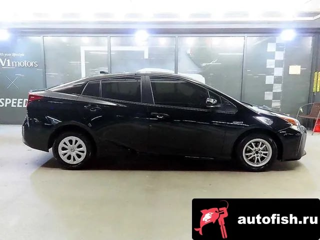 Toyota Prius Prius 4th Generation 2022 года - вид 3