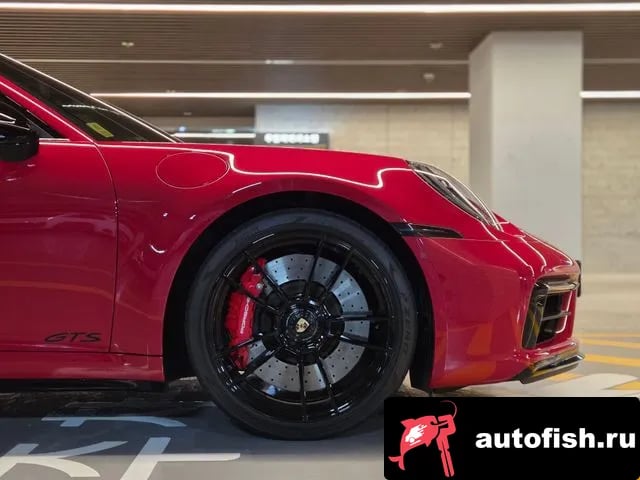 Porsche 911 911 (992) 2022 года - вид 4