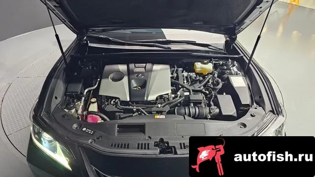 Lexus ES ES300h 7th generation 2018 года - вид 6