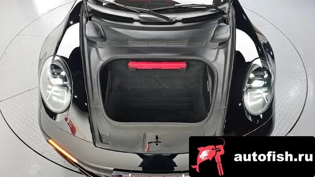 Porsche 911 911 (992) 2021 года - вид 6