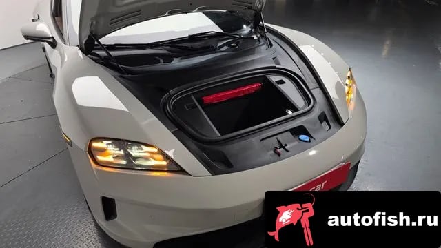 Porsche Taycan Taikan 2024 года - вид 6