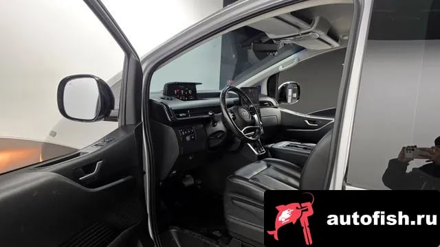 Hyundai Staria Staria 2021 года - похожие автомобили