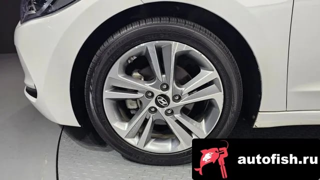 Hyundai AVANTE Avante AD 2017 года - вид 5