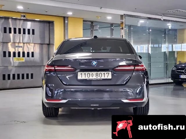 BMW 5-Series 5 Series (G60) 2025 года - вид 4