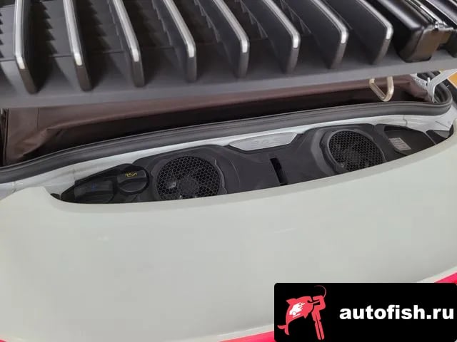 Porsche 911 911 (992) 2020 года - вид 6