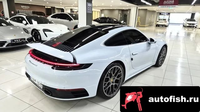 Porsche 911 911 (992) 2021 года - вид 5