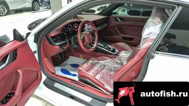 Porsche 911 911 (992) 2021 года - вид 6