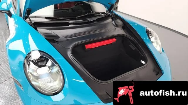 Porsche 911 911 (992) 2020 года - вид 6