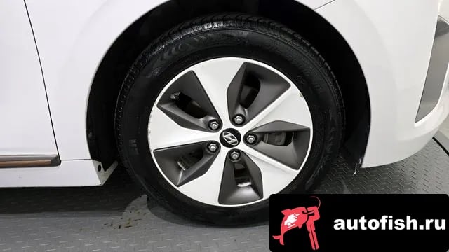 Hyundai Ioniq Ionic Electric 2017 года - вид 5