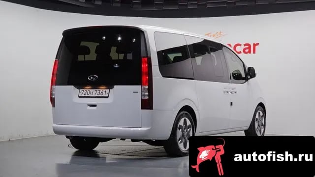 Hyundai Staria Staria 2021 года - вид 2