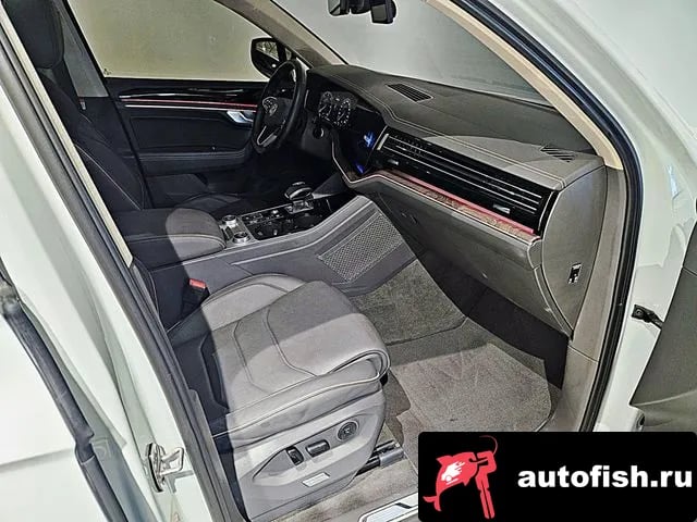 Volkswagen Touareg Tuareg 3rd generation 2023 года - похожие автомобили