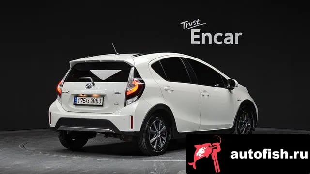 Toyota Prius Prius C 2021 года - вид 2