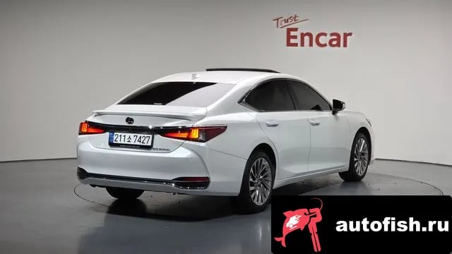 Lexus ES ES300h 7th generation 2024 года - вид 2