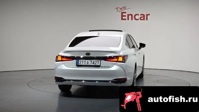 Lexus ES ES300h 7th generation 2024 года - вид 4