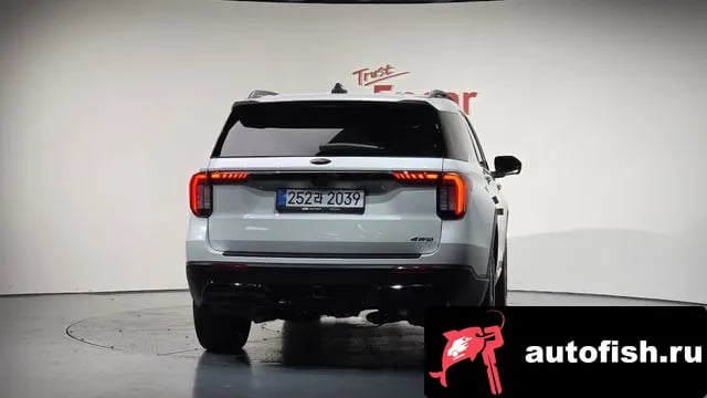 Ford Explorer Explorer 6th Generation 2025 года - вид 3