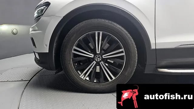 Volkswagen Tiguan Tiguan second Generation 2020 года - вид 5
