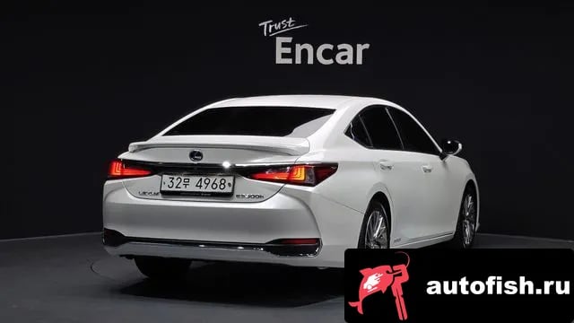 Lexus ES ES300h 7th generation 2019 года - вид 2