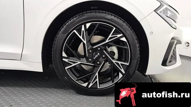 Kia K5 The New K5 3rd generation 2025 года - похожие автомобили