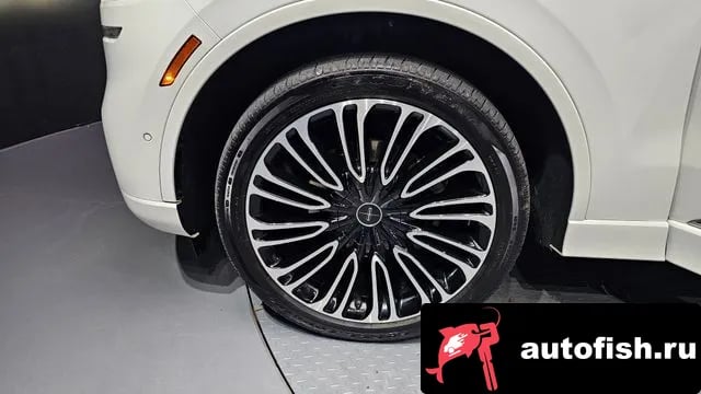 Lincoln Aviator Aviator 2nd generation 2021 года - вид 5