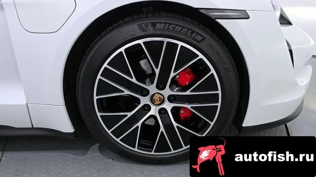 Porsche Taycan Taikan 2021 года - вид 5