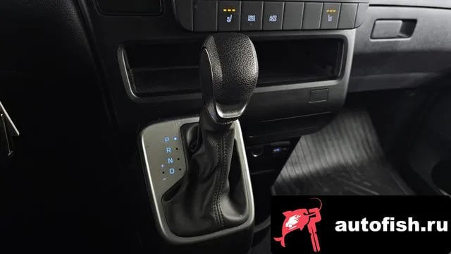 Hyundai Staria Staria 2021 года - похожие автомобили