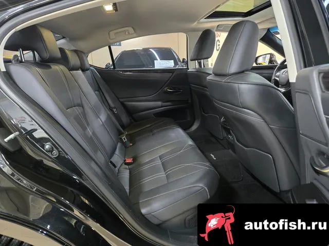 Lexus ES ES300h 7th generation 2020 года - вид 3