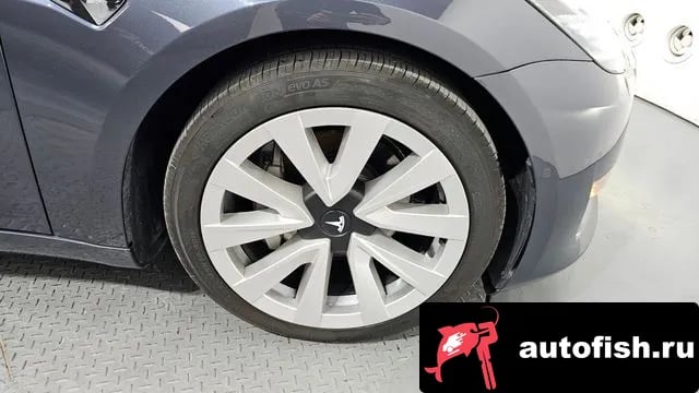 Tesla Model 3 Model 3 2020 года - вид 5