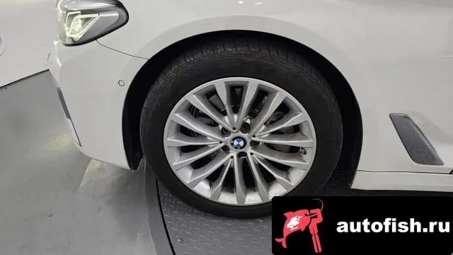 BMW 5-Series 5 Series (G30) 2021 года - вид 5