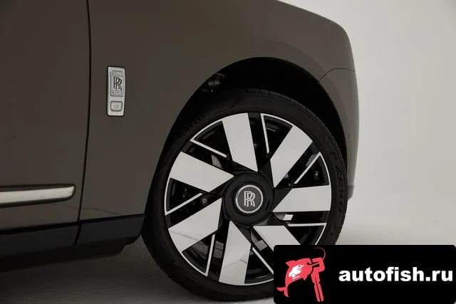 Rolls-Royce Cullinan Cullinan 2024 года - вид 5