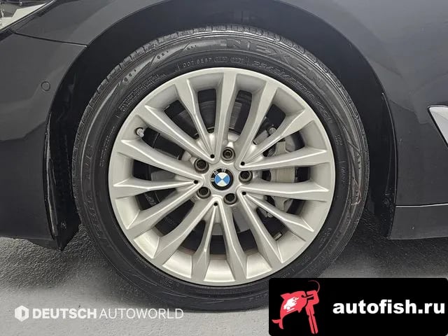 BMW 5-Series 5 Series (G30) 2019 года - вид 5