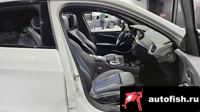 BMW 1-Series 1 Series (F40) 2023 года - похожие автомобили
