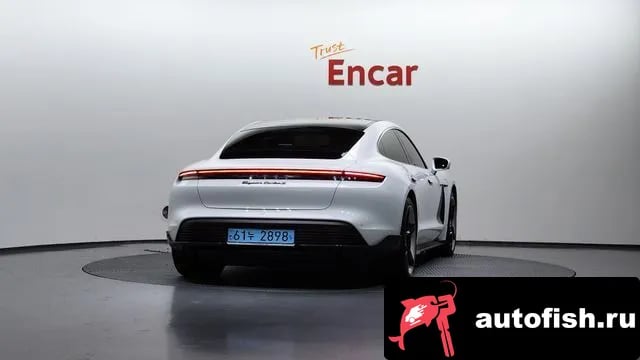 Porsche Taycan Taikan 2021 года - вид 4