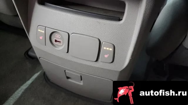 Kia Carnival The New Carnival 2018 года - похожие автомобили