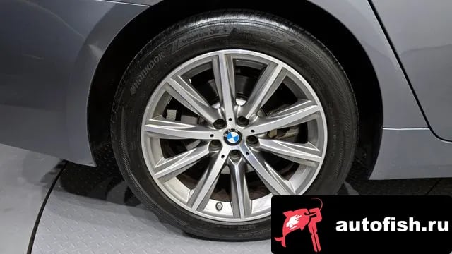 BMW 5-Series 5 Series (G30) 2018 года - вид 5
