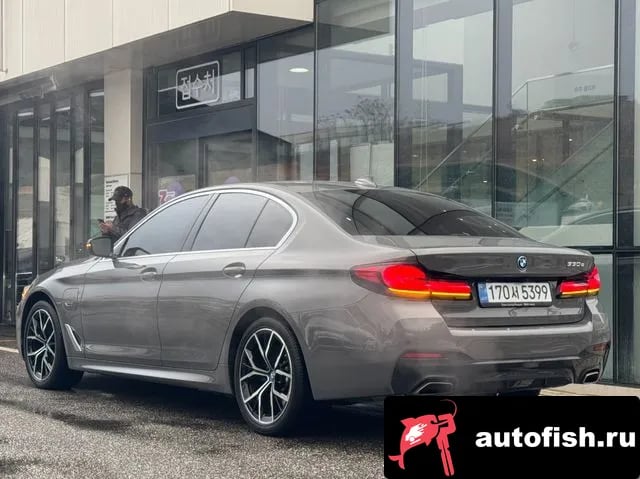 BMW 5-Series 5 Series (G30) 2022 года - вид 2