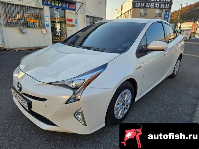 Toyota Prius Prius 4th Generation 2018 года - вид 3