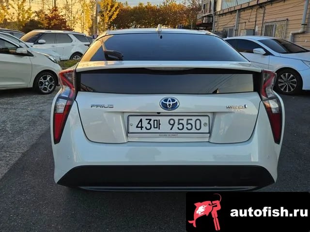 Toyota Prius Prius 4th Generation 2018 года - вид 4