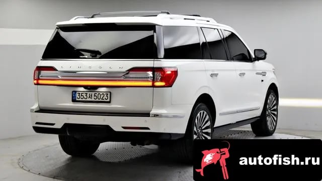 Lincoln Navigator Navigator 4th generation 2021 года - вид 4